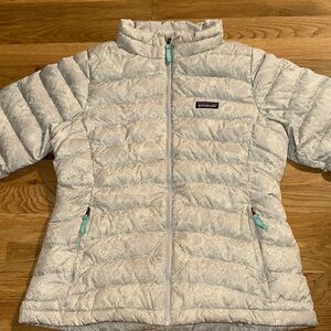 Patagonia Light Gray Floral Puffer Jacket Youth XXL Women’s XS/S